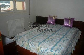 CHALET ADOSADO DE 350M2 EN OSTENDE. 800€/NEGOCIABLE