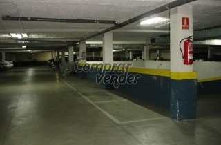 Canillas, de 1 a 4 plazas de garaje para moto grande