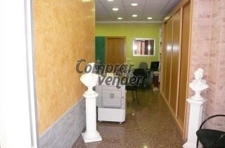 VENTA LOCAL PARA OFICINAS Y CON AMPLIO ALMACEN