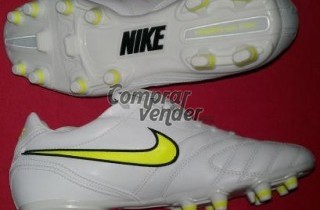 Botas de fútbol Nike 