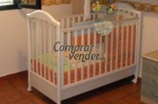 cuna y mueble bañerita para bebe en perfecto estado