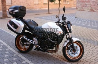 SUZUKI GSR 600 DE 2011 CON 7700 KM