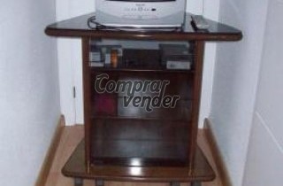 TV con DVD incorporado y mesa